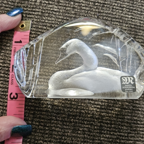 Mats Jonasson Swedish Signed Glass Swan Paperweight - Picture 10 of 12